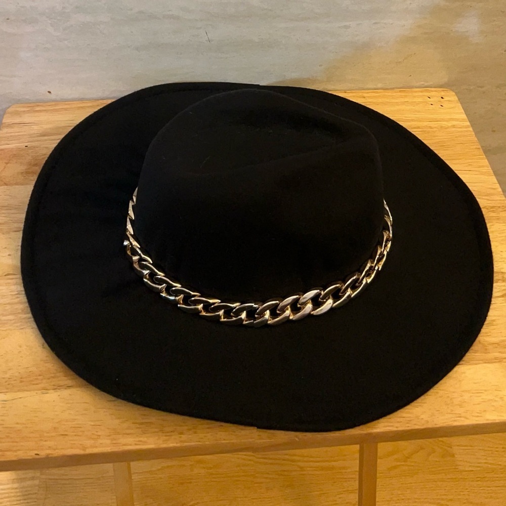 Vince Camuto Fedora Black Hat with Gold  Chain Detail
